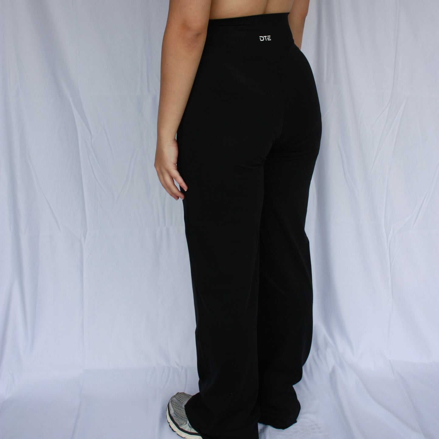 Essential Wide Leg Flares - Black