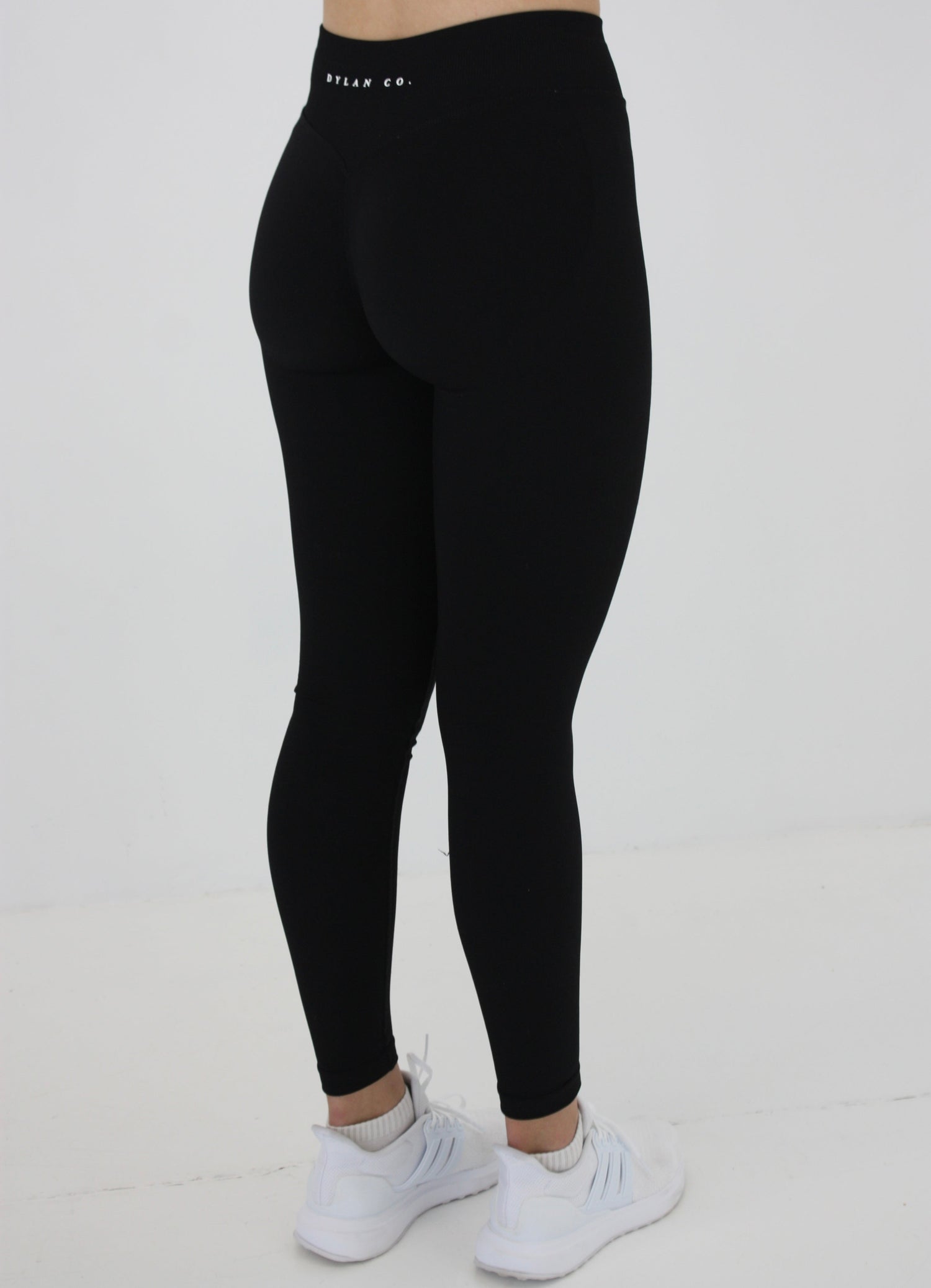 LEGGINGS & FLARES