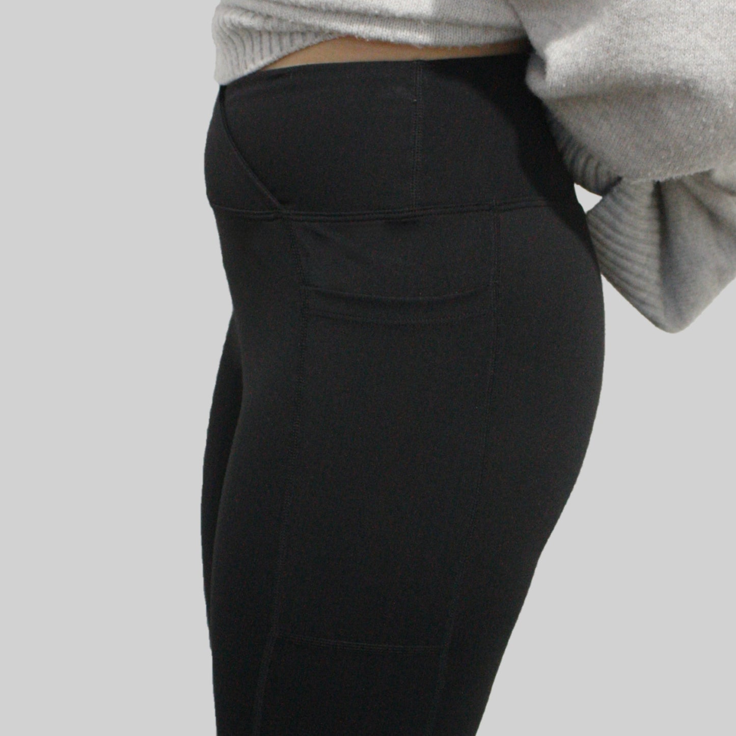 Essential Pocket V Front Flares - Black