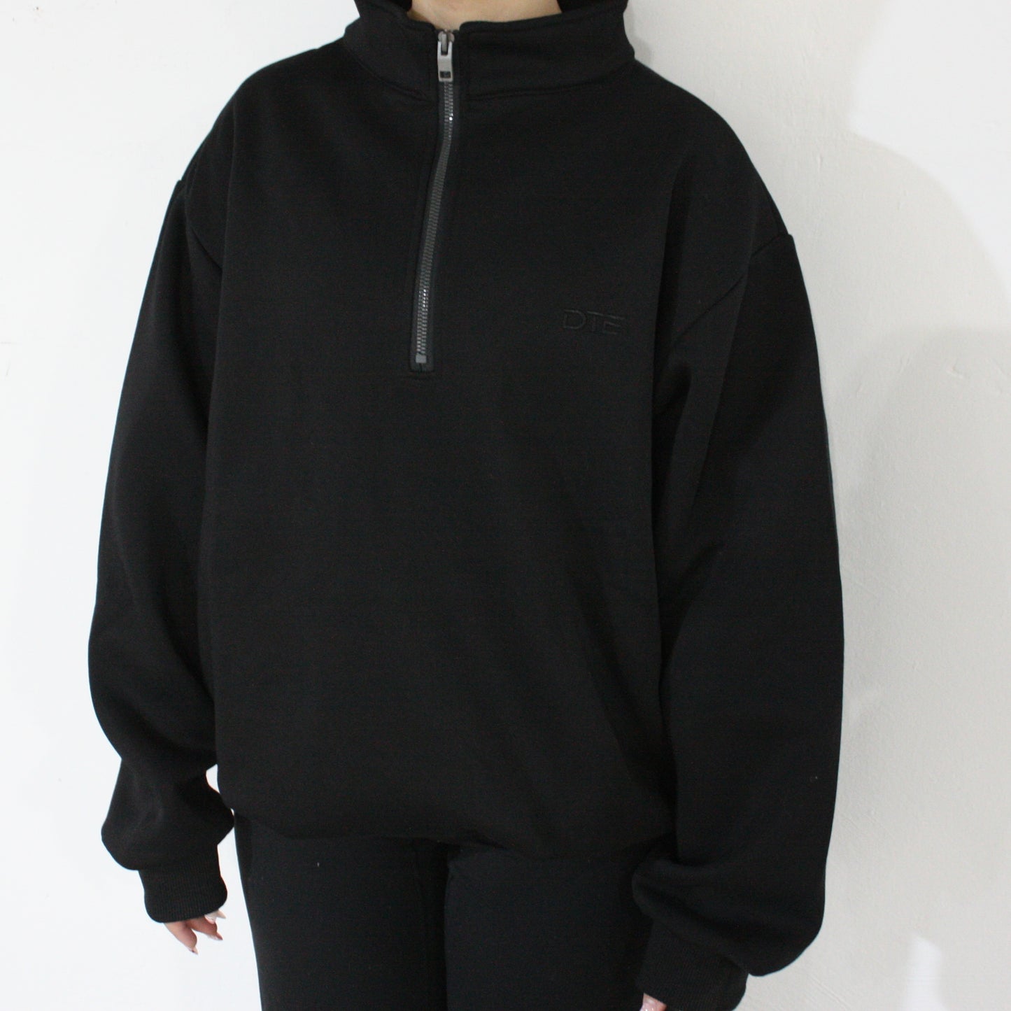 Everyday Quarter Zip Jumper - Black