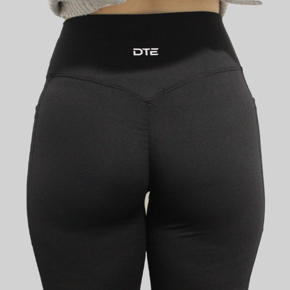 Essential Pocket V Front Flares - Black