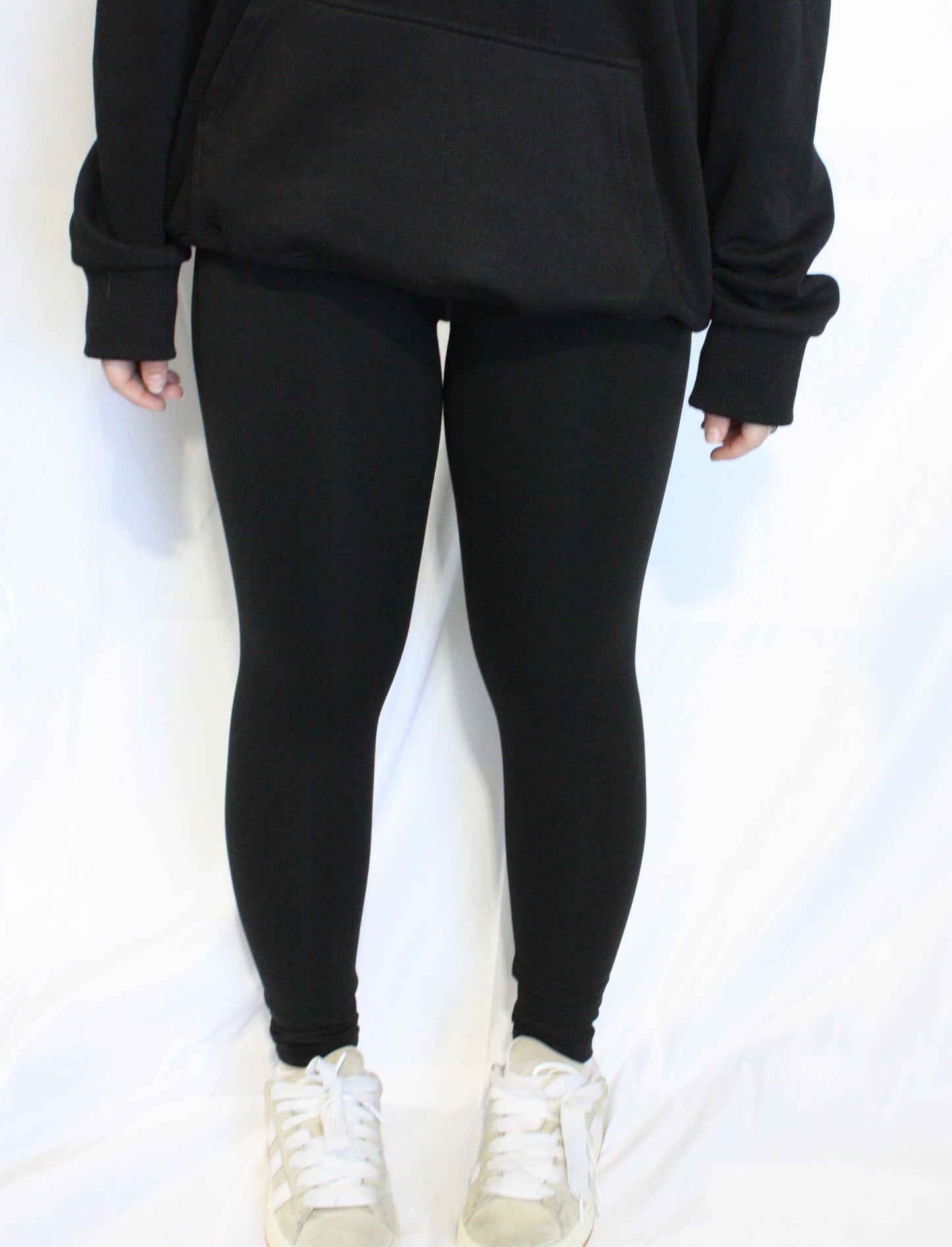 V Front Essential Leggings - Black